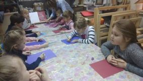 04.02.19. Занятия по рисованию  гелевой ручкой на тонированной бумаге "Снежная сова"