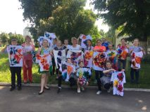 24.05.19 Мастер класс по росписи футболок в технике узелковый батик