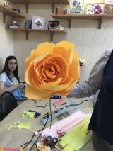 16.06.2019 Занятие по изготовлению цветов из гофрированной бумаги