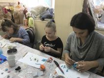 15.11.2019 декор на кружке из полимерной глины
