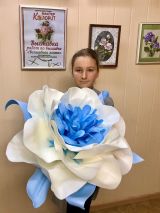 20.01.2020 Большие цветы из гофрированной бумаги 