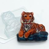 Пластиковая форма для мыла Тигр лежит на камнях ED 348