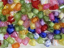 Бусинки средние стеклянные из набора украшений  Loom Bands 1шт